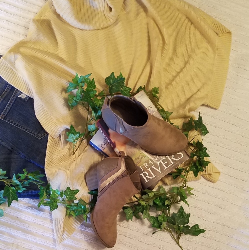 {Faded Glory} Tan & Gold Suede Ankle Booties